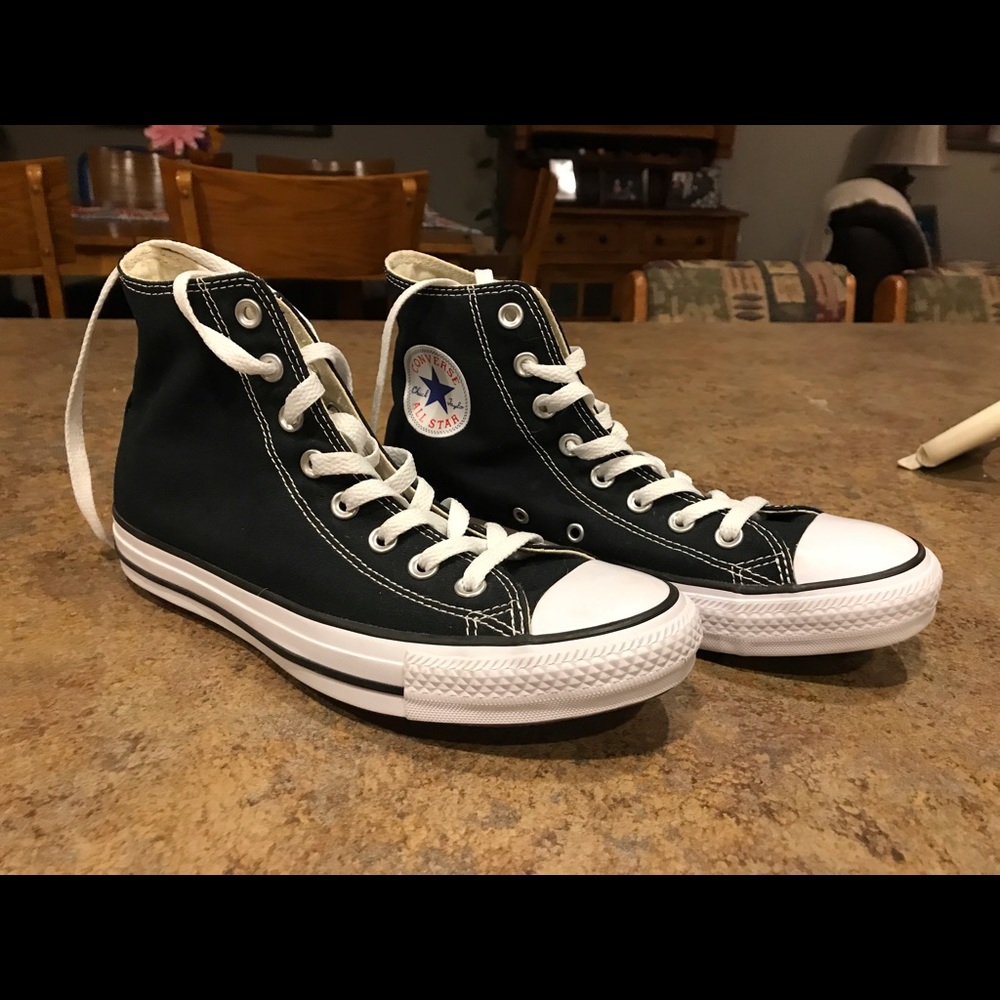 Womens Converse Chuck Taylor Sneakers